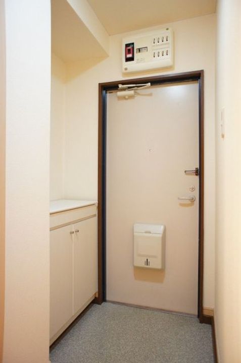 福島県福島市本内字北古舘(マンション)の賃貸物件の玄関