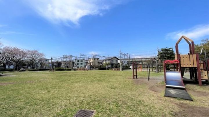 アヴィスタの周辺