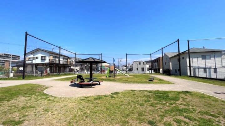 アヴィスタの周辺