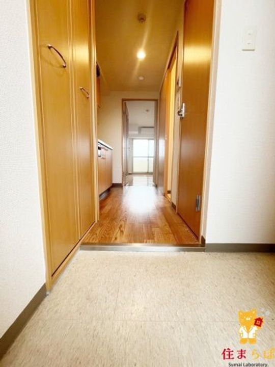 大阪府大阪市北区長柄西2丁目の賃貸マンションの玄関