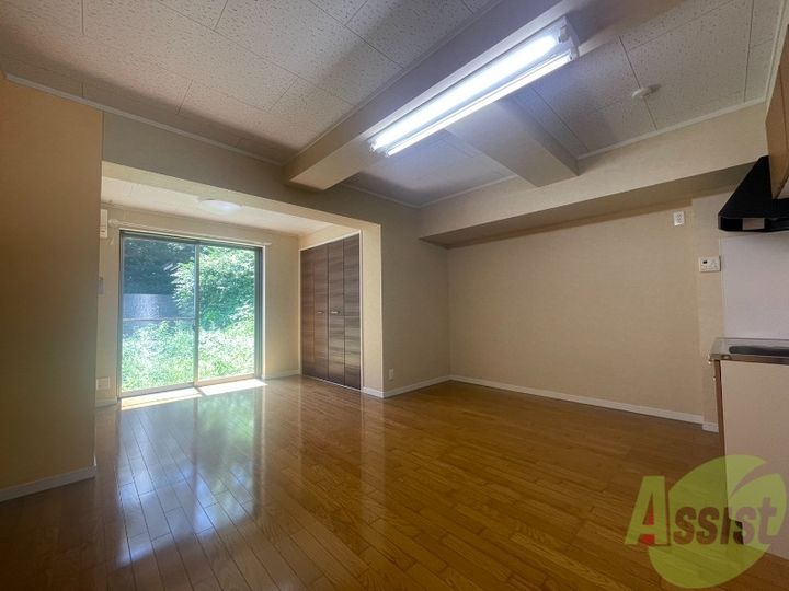 ベルグラン越路4の居間