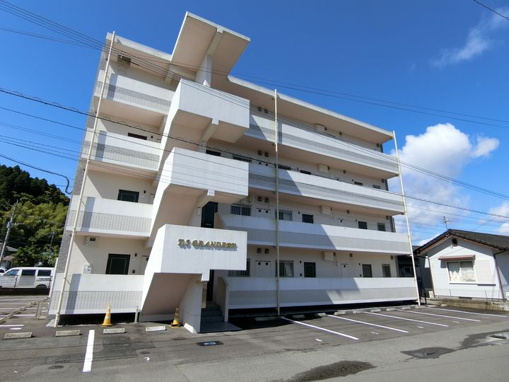 TS GRANDE清武の外観
