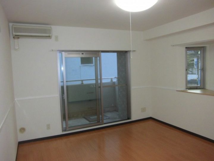 レジデンス田町の居間