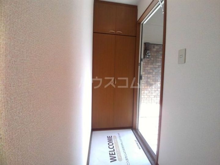 クレセントIの玄関