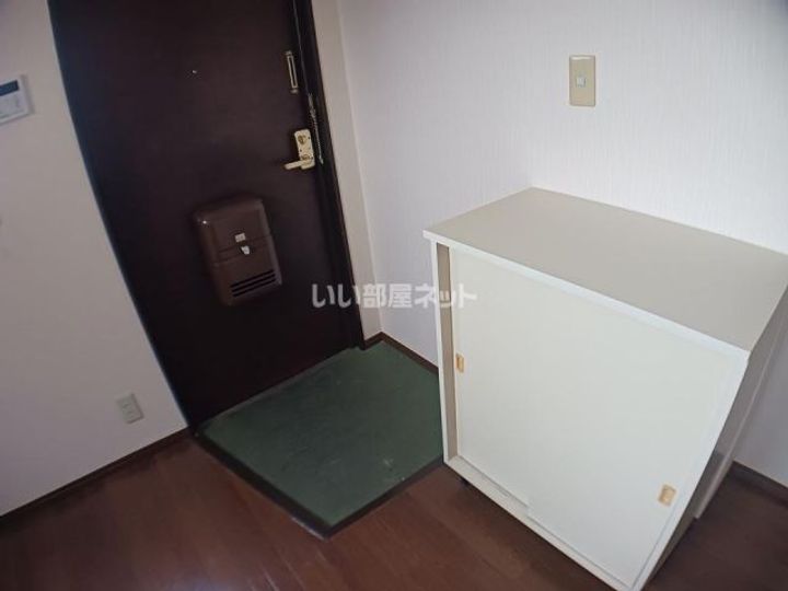 アロマージュフォレストの玄関