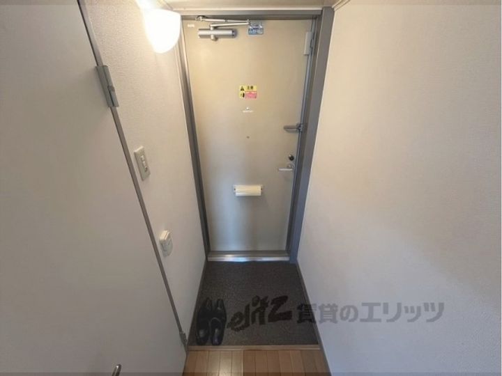 レオパレスハートピア15の玄関