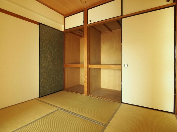 マンション桜の内装