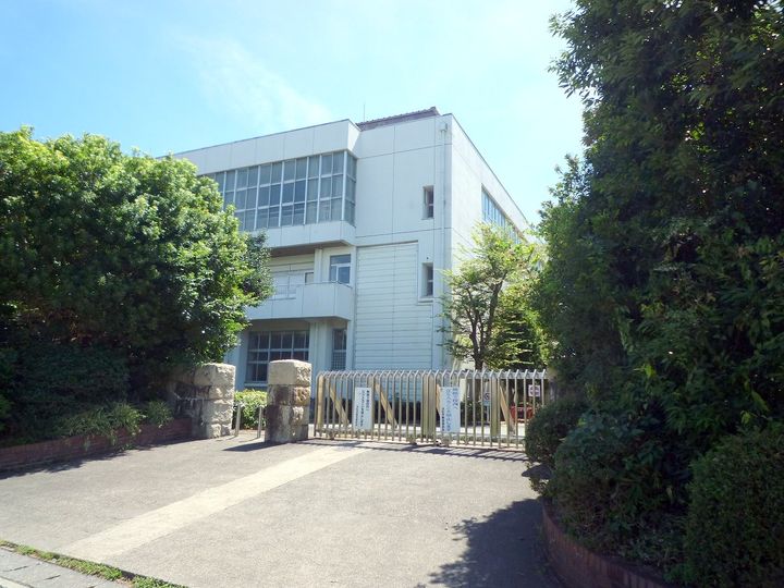 ブライトタウンの周辺