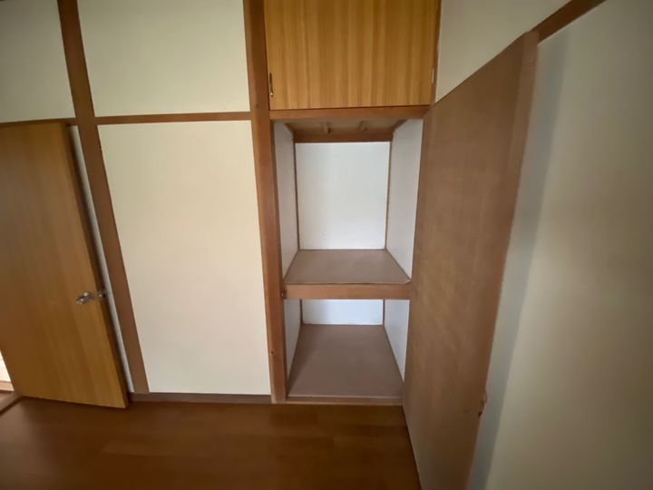 田平アパートの内装