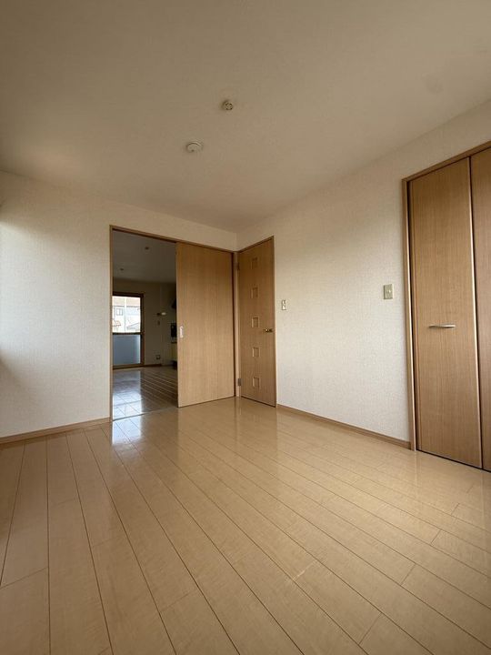 コンフォート八景水谷2の居間
