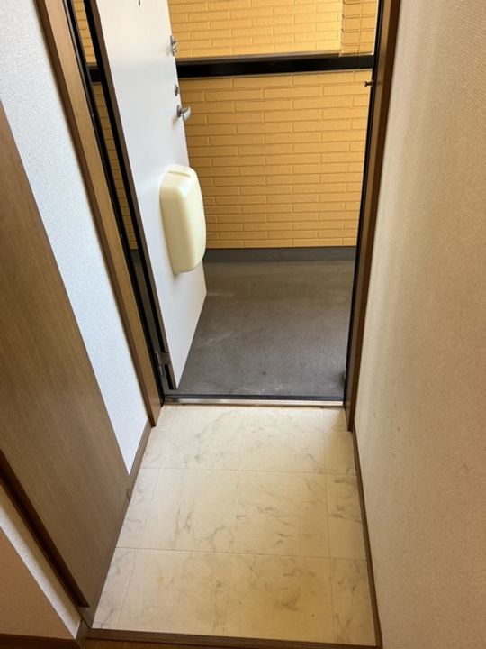 アムール琴の玄関
