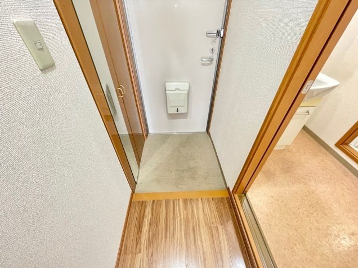 エトワール羽山の玄関
