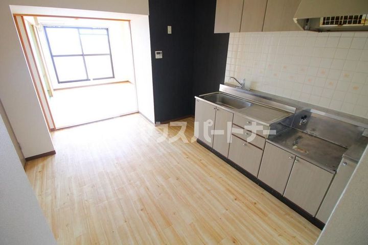 第18パールメゾン吉田の居間