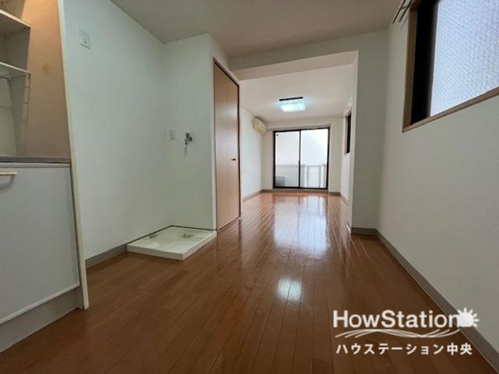 本田ビルの居間