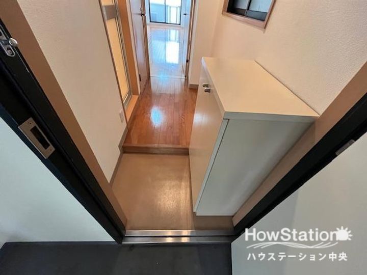 本田ビルの玄関