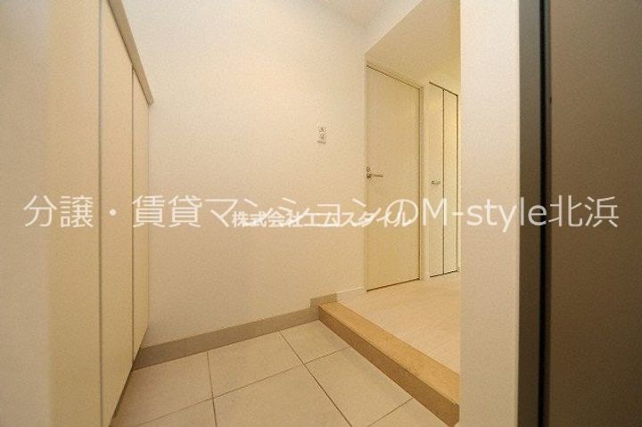 クロスレジデンス大阪新町(旧:ベルファース大阪新町)の玄関