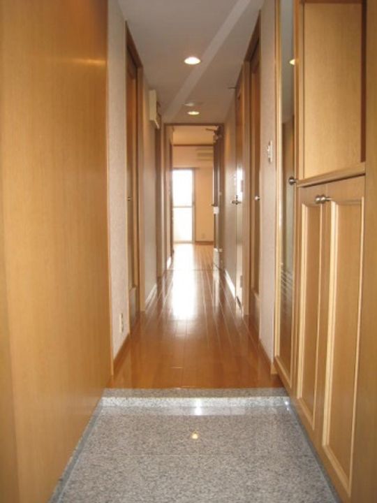 シーブリーズ東原五番館の玄関