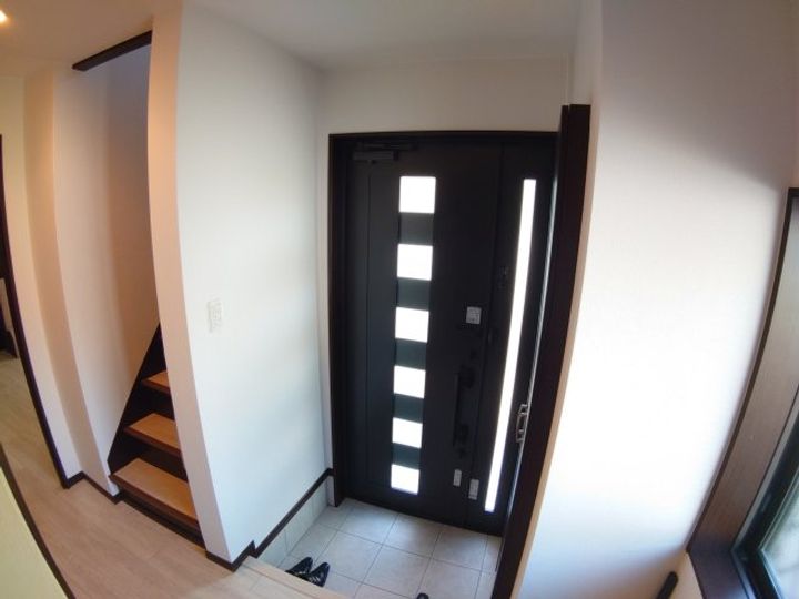 大阪府箕面市瀬川5(一戸建)の賃貸物件の玄関