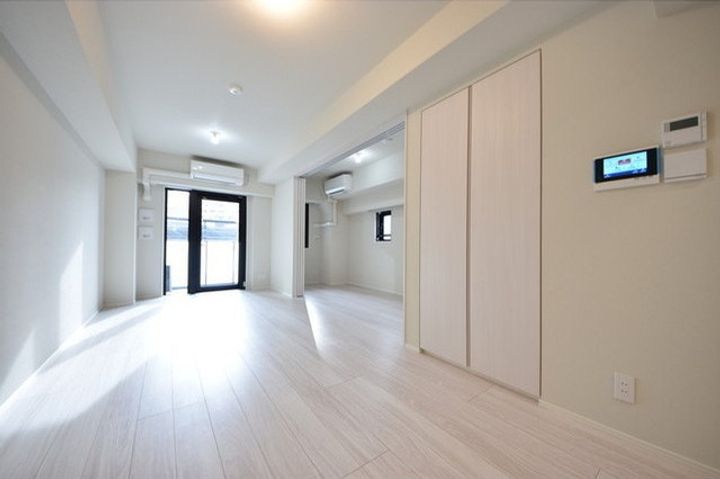 東京都港区西麻布3(マンション)の賃貸物件の居間