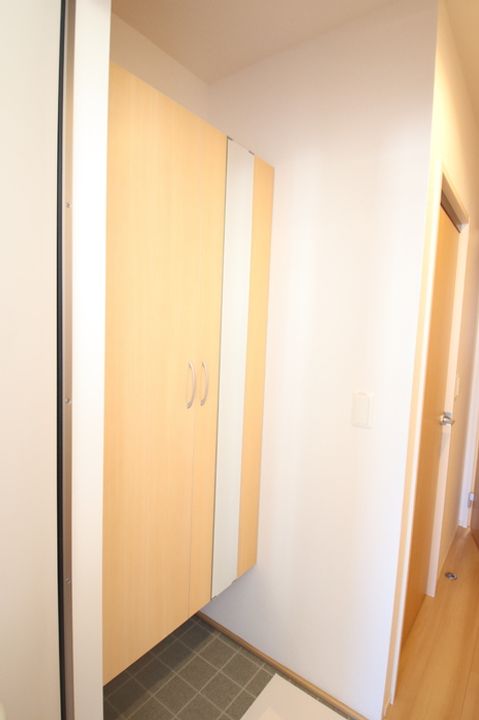 広島県福山市船町(アパート)の賃貸物件の玄関