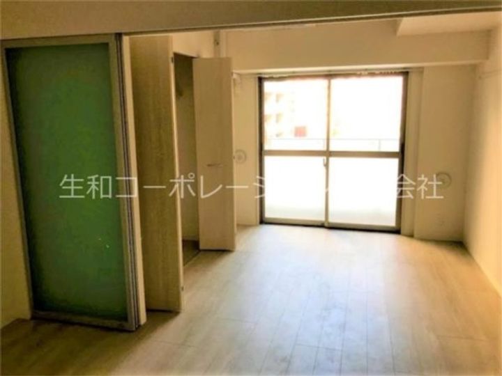 グランディール海老名の居間