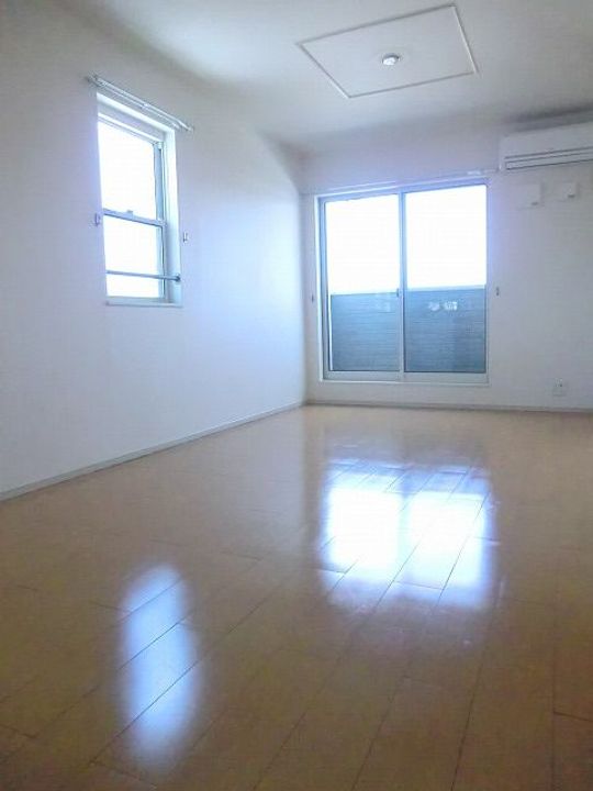 ピアチェーレIIの居間