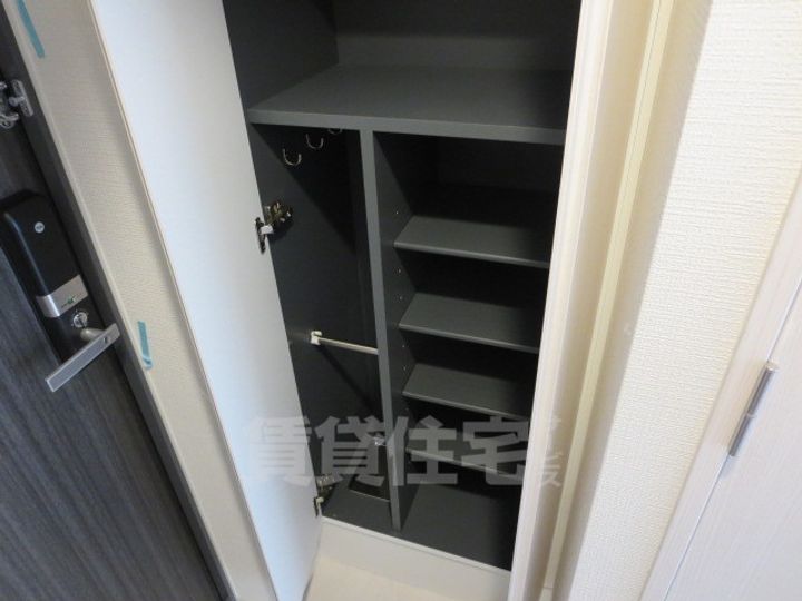 エスリード名古屋東別院の玄関