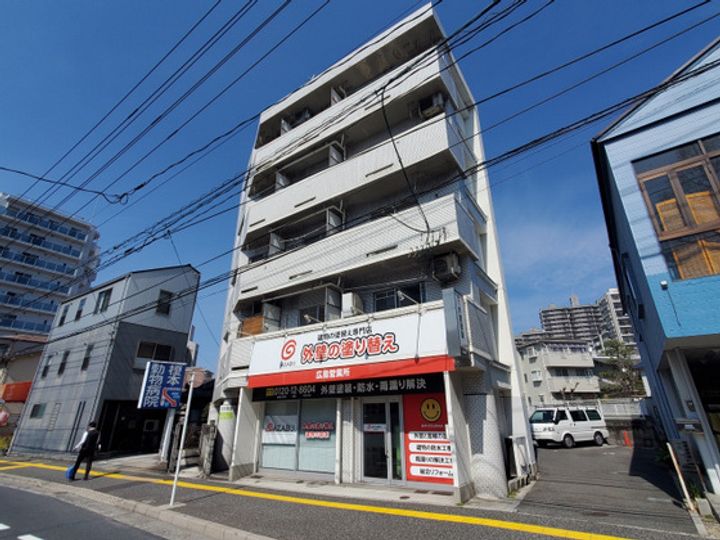 曙ビルの外観