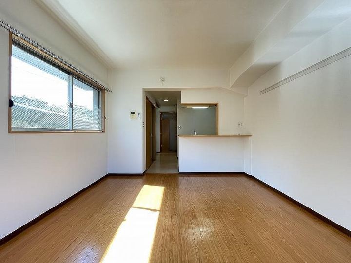 サンライフ鴨江の居間