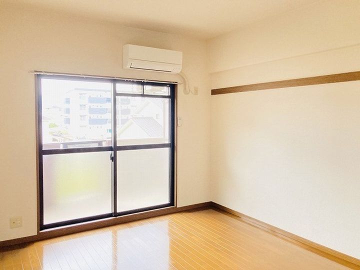 ウェルス別府の居間