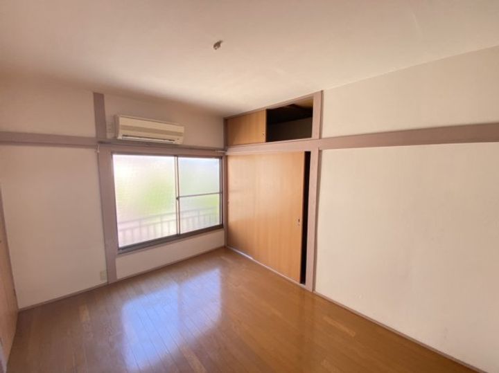 宮本コーポの居間