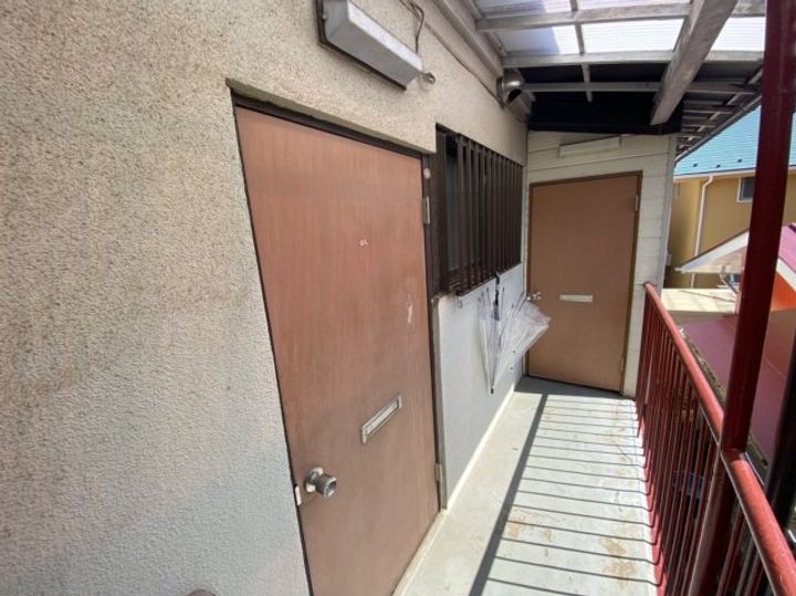 宮本コーポの玄関