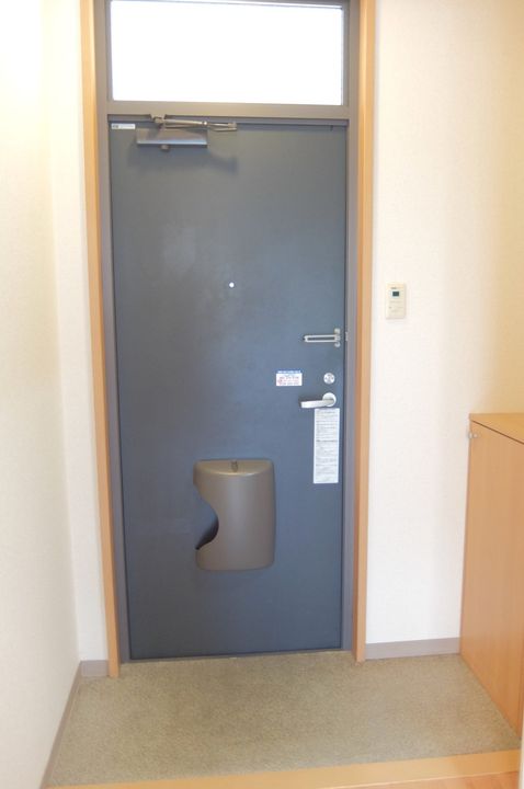 うしおハイツの玄関