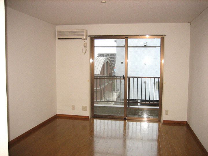 静岡県三島市寿町(マンション)の賃貸物件の居間