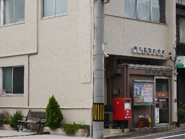エスカーザの周辺