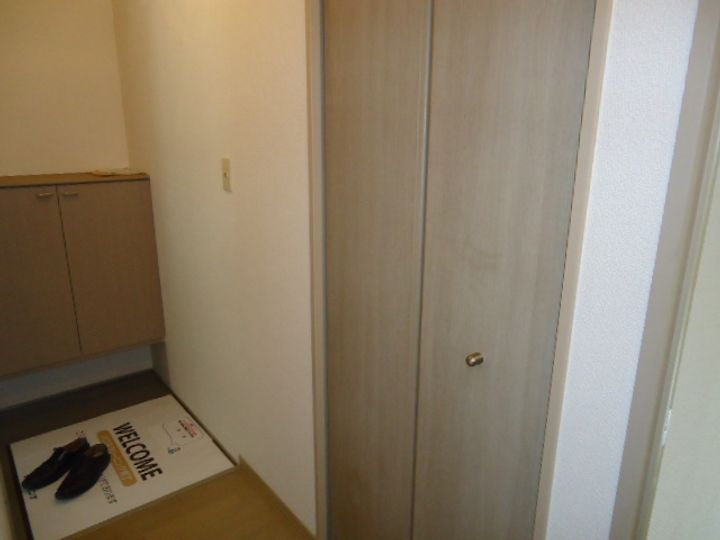 ロイヤルガーデン永田 A棟の玄関