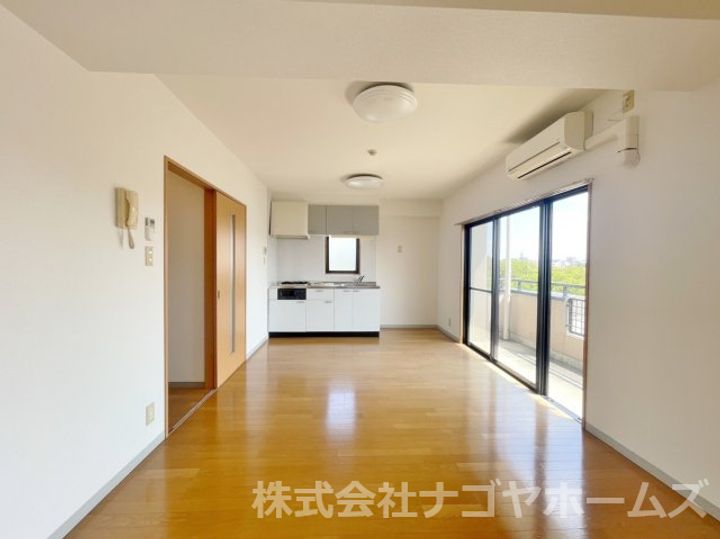 愛知県名古屋市千種区神田町(マンション)の賃貸物件の居間