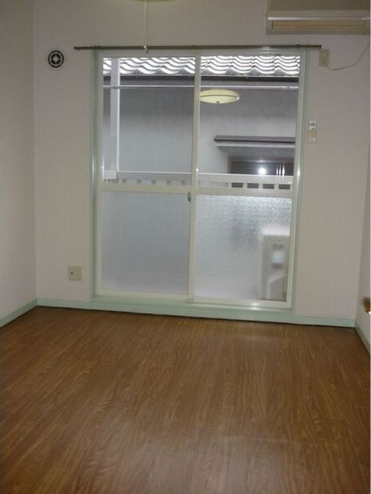 コーポみのりIIの居間