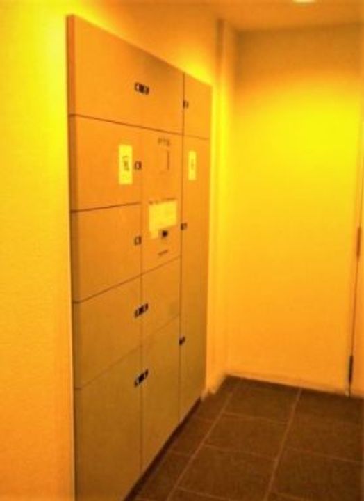 東京都中央区日本橋本町3(マンション)の賃貸物件の地図