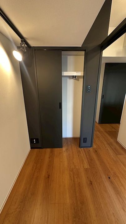 東京都新宿区左門町(マンション)の賃貸物件の居間