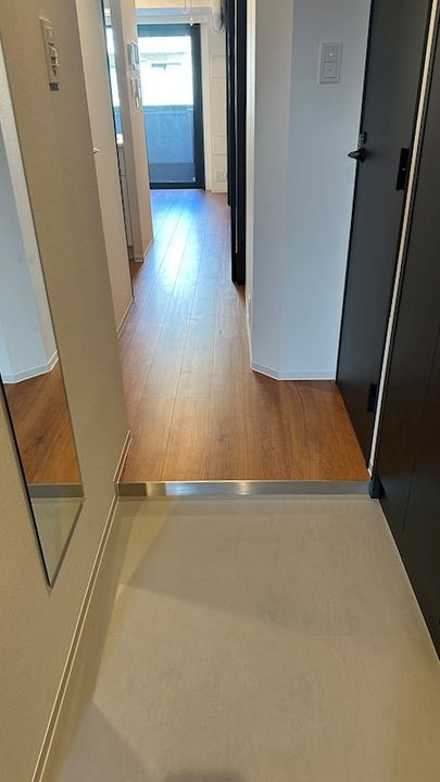 東京都新宿区左門町(マンション)の賃貸物件の玄関