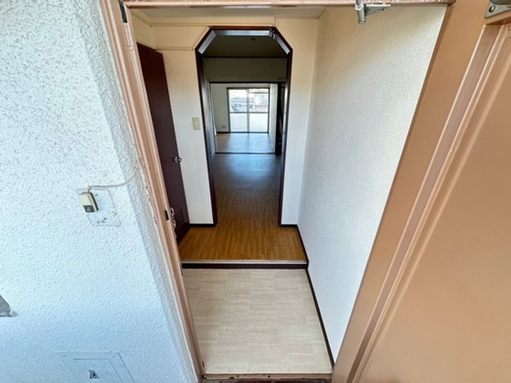 中川ビルの玄関