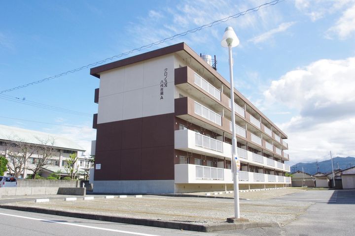 クロノス11八代古城の外観
