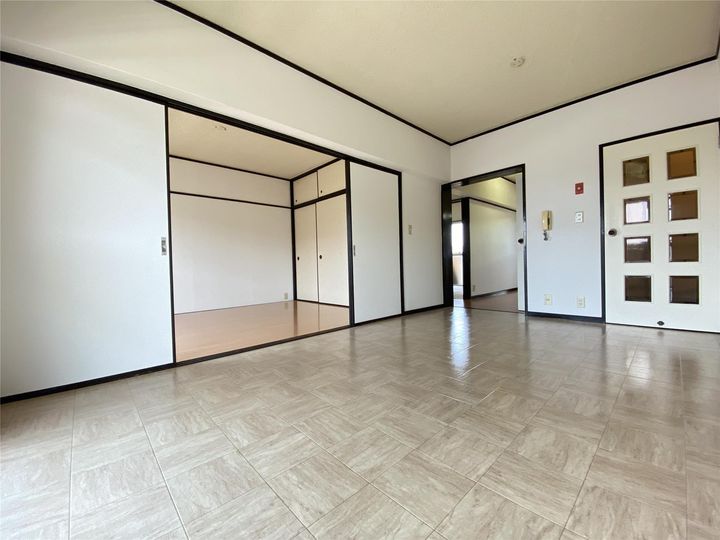 クロノス11八代古城の居間