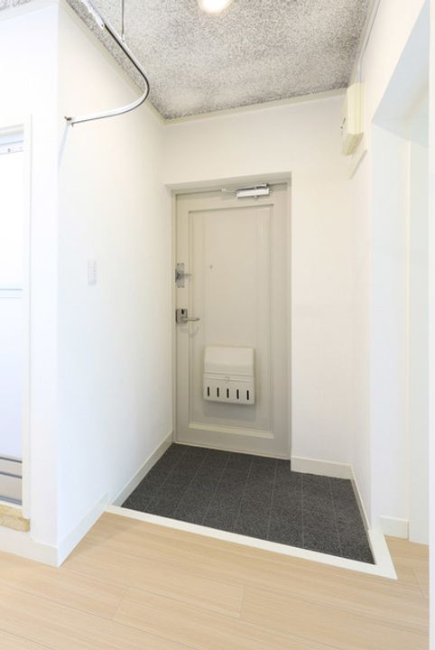 UR落合の玄関