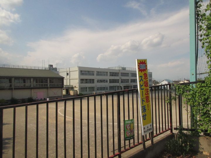 ニューエルムの周辺