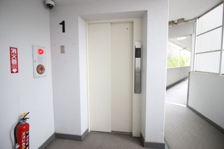 アーバンパレス横須賀の玄関