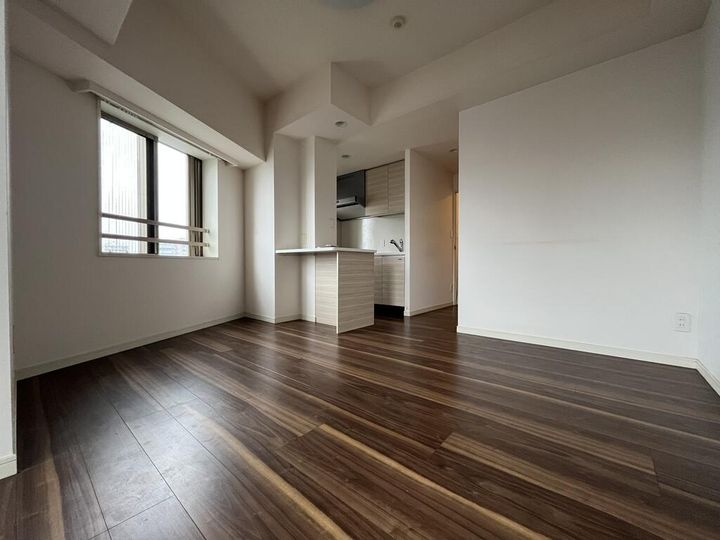 グラントレゾール西日暮里の居間