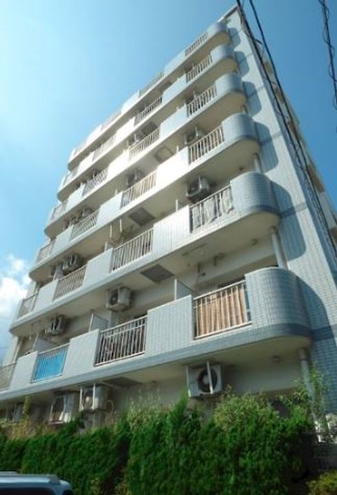 オリエンタル東新町の外観