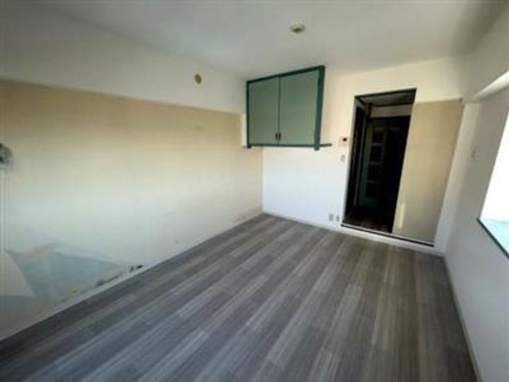 オリエンタル東新町の居間